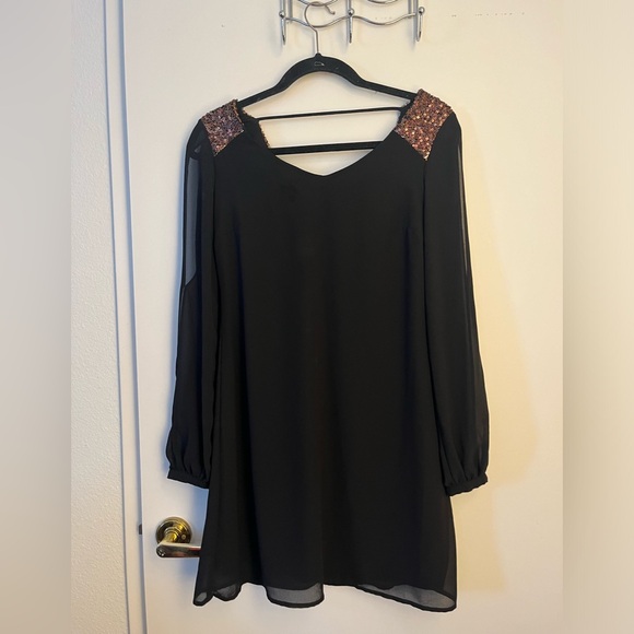 Sequin Hearts Long sleeve Dress with Sequins and cold shoulder.. Size Small. - Picture 4 of 4